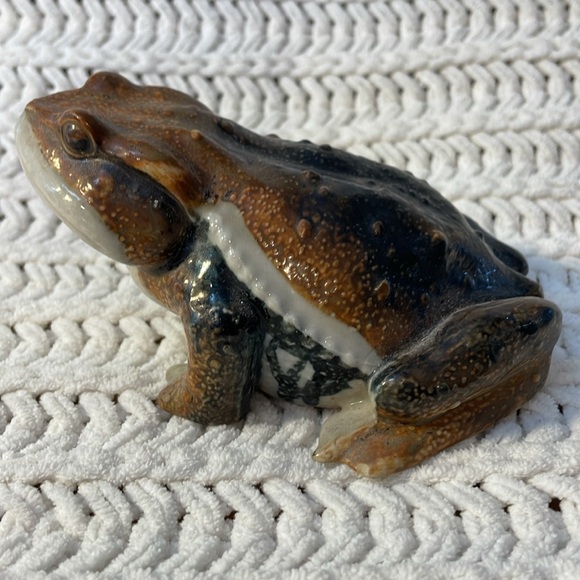 Vintage Japanese Ceramic or Porcelain Toad Frog Hirado Style Made In Japan - Picture 3 of 9